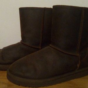 UGG CLASSIC SHORT BROWN LEATHER BOOTS SIZE 8